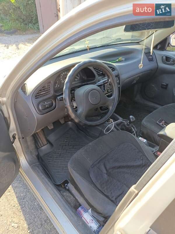 Седан Daewoo Sens 2004 в Горішніх Плавнях