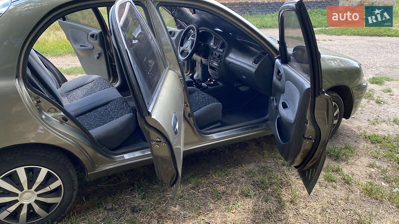 Седан Daewoo Sens 2004 в Полтаві