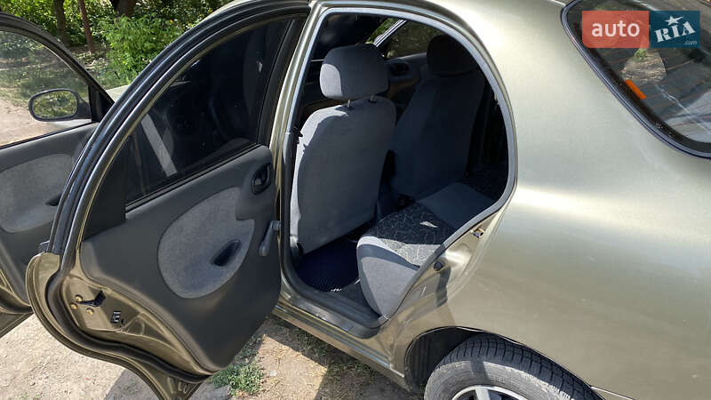 Седан Daewoo Sens 2004 в Полтаві