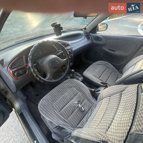 Седан Daewoo Sens 2005 в Петрове