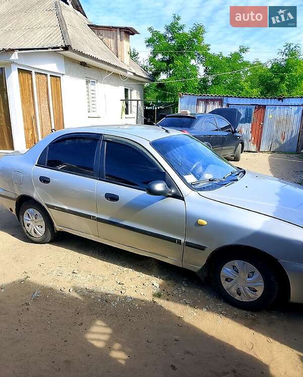 Седан Daewoo Sens 2005 в Саврани