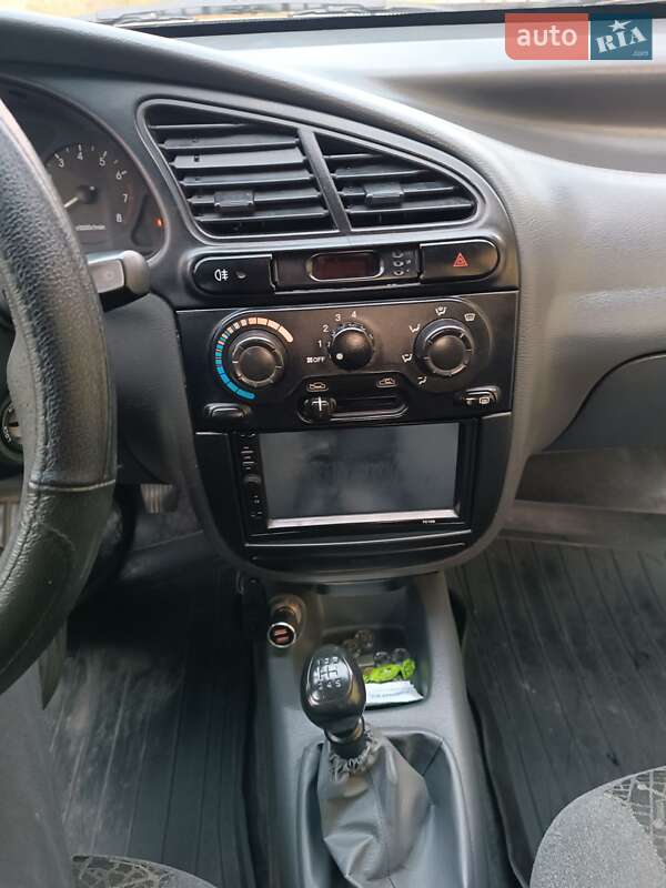 Седан Daewoo Sens 2004 в Ровно