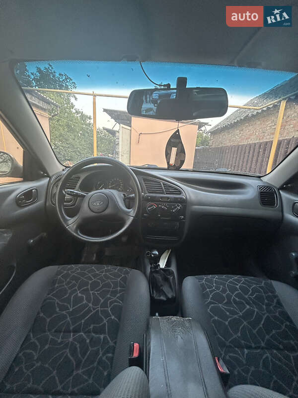 Седан Daewoo Sens 2003 в Днепре