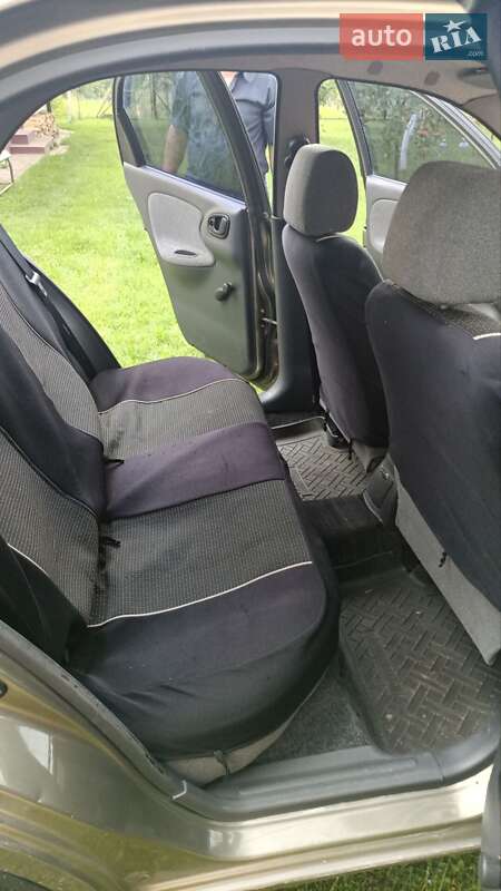 Седан Daewoo Sens 2005 в Новояворовске