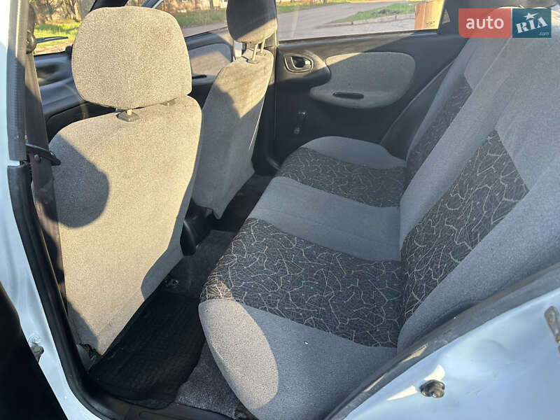 Седан Daewoo Sens 2004 в Кривом Роге