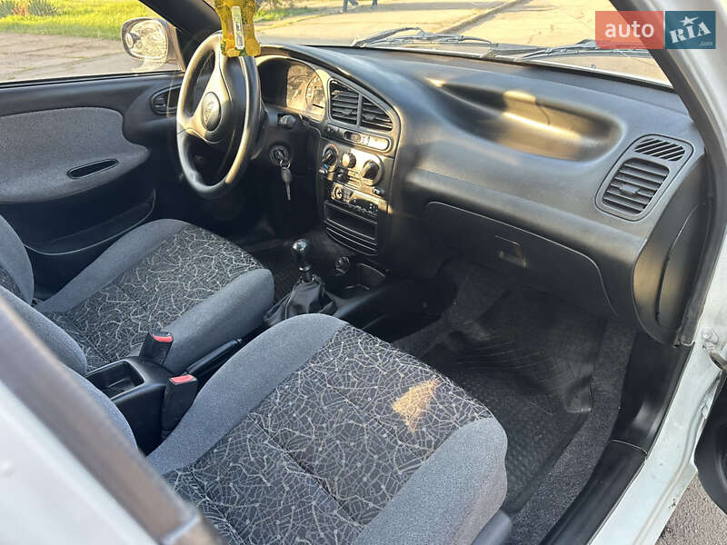 Седан Daewoo Sens 2004 в Кривом Роге