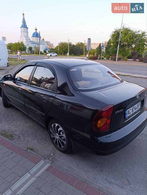 Седан Daewoo Sens 2012 в Нововолынске