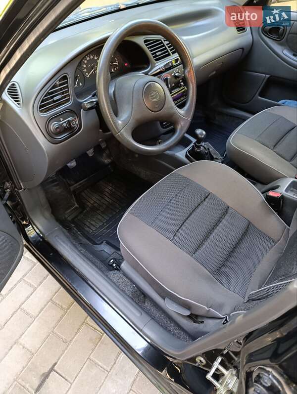 Седан Daewoo Sens 2012 в Нововолынске