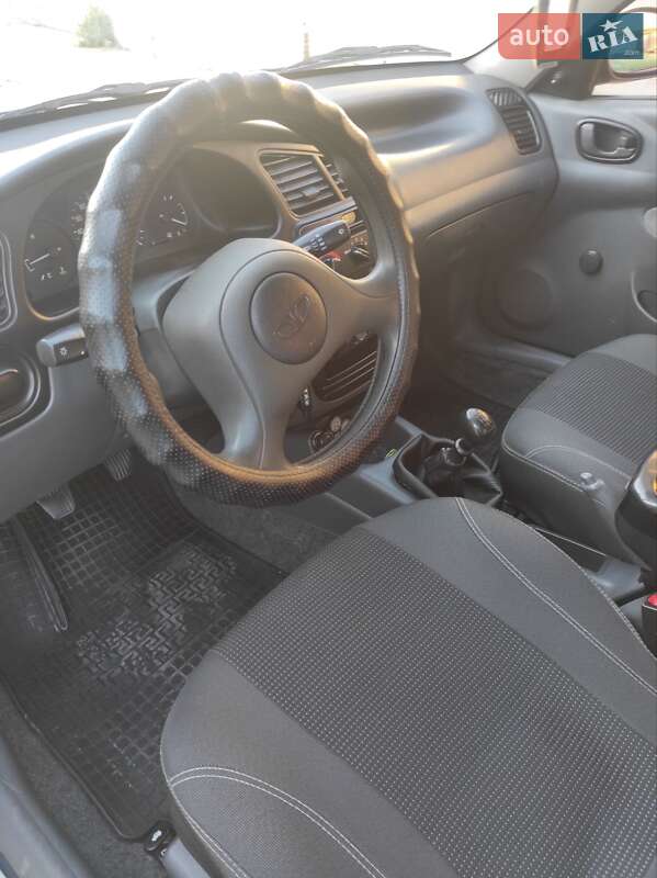 Седан Daewoo Sens 2005 в Южном