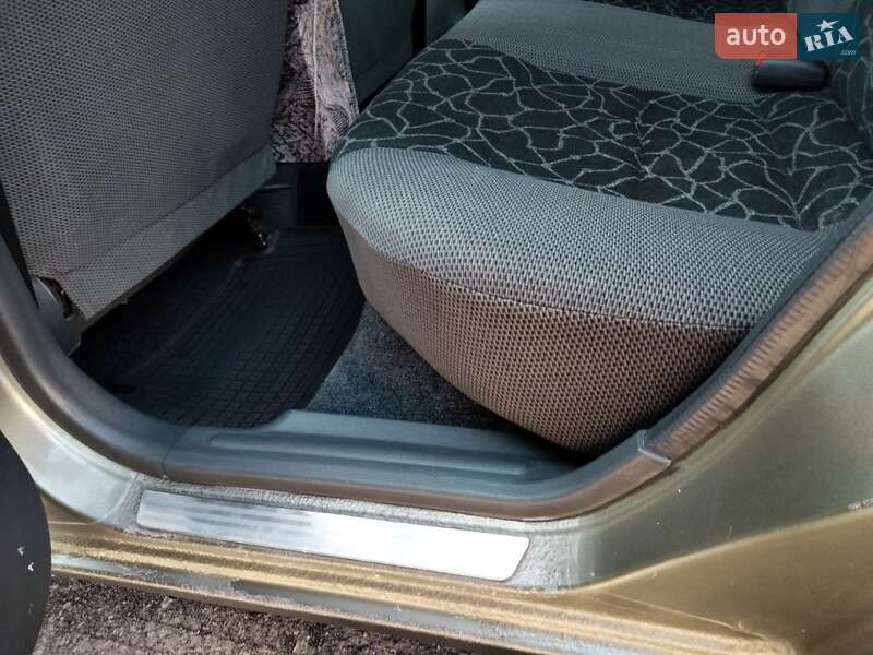 Седан Daewoo Sens 2003 в Львове