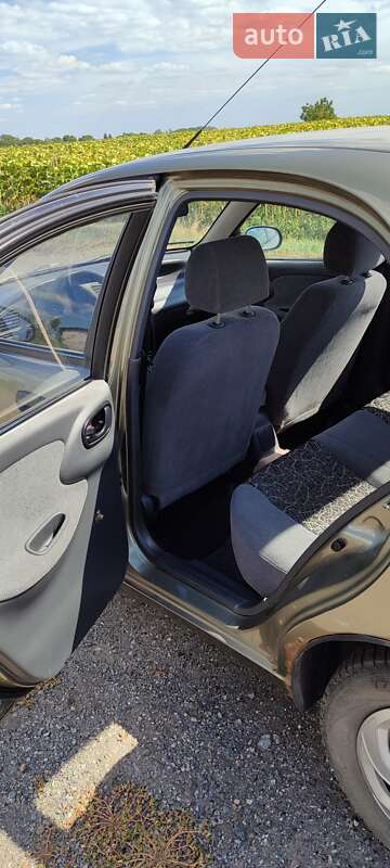 Седан Daewoo Sens 2007 в Хороле