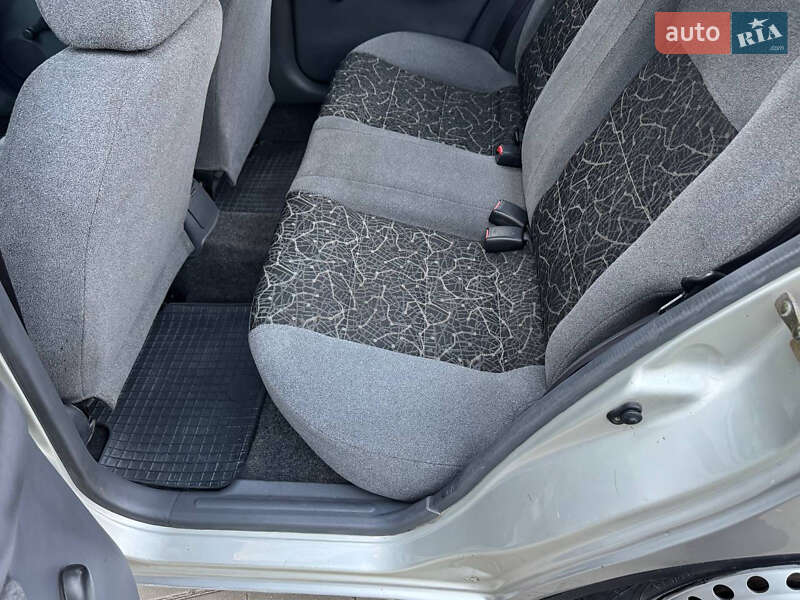 Седан Daewoo Sens 2004 в Житомире