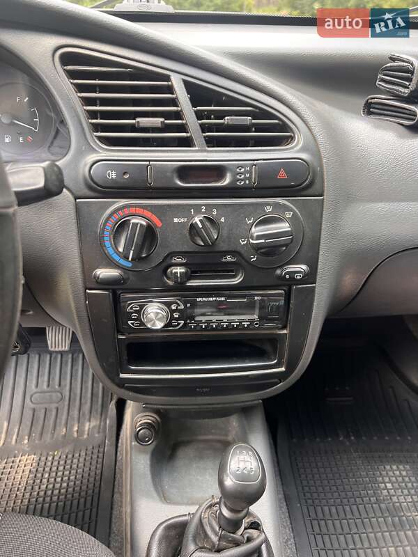 Седан Daewoo Sens 2004 в Олександрівці