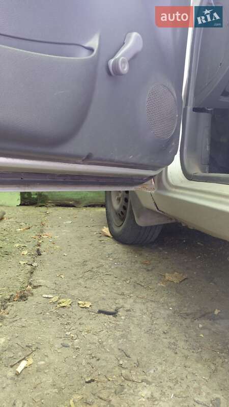 Седан Daewoo Sens 2004 в Запоріжжі