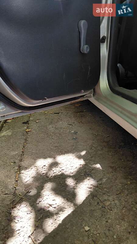 Седан Daewoo Sens 2004 в Запоріжжі