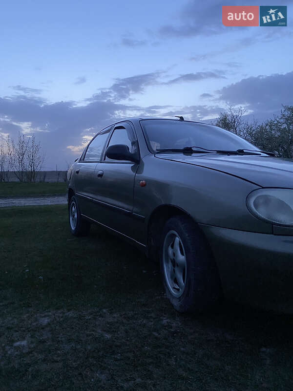 Седан Daewoo Sens 2003 в Кременце