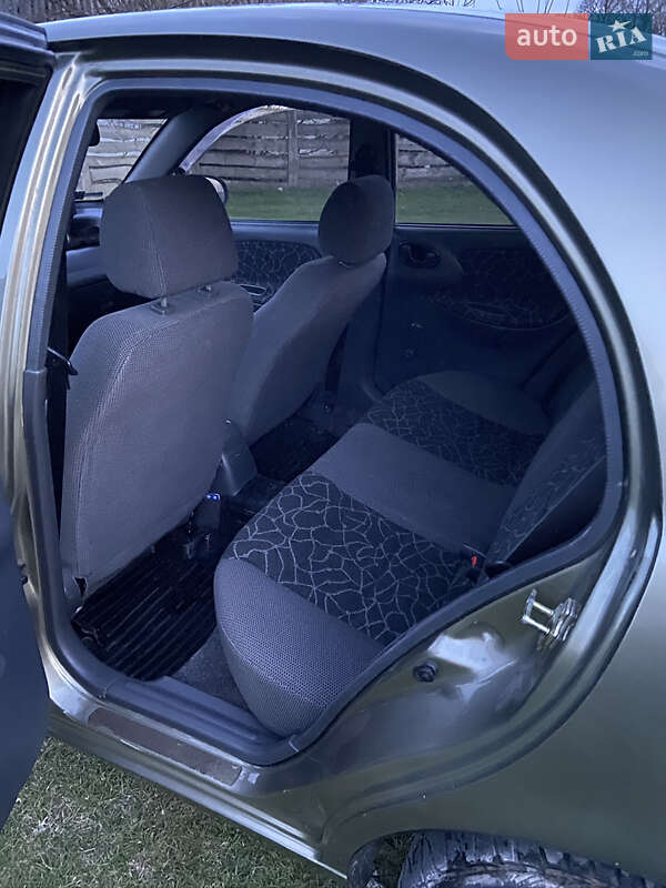 Седан Daewoo Sens 2003 в Кременце