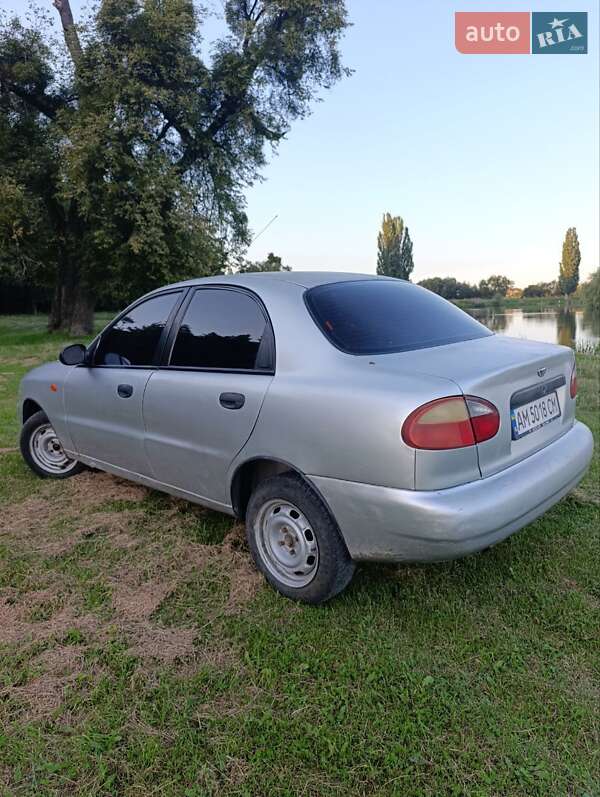 Седан Daewoo Sens 2004 в Романіву
