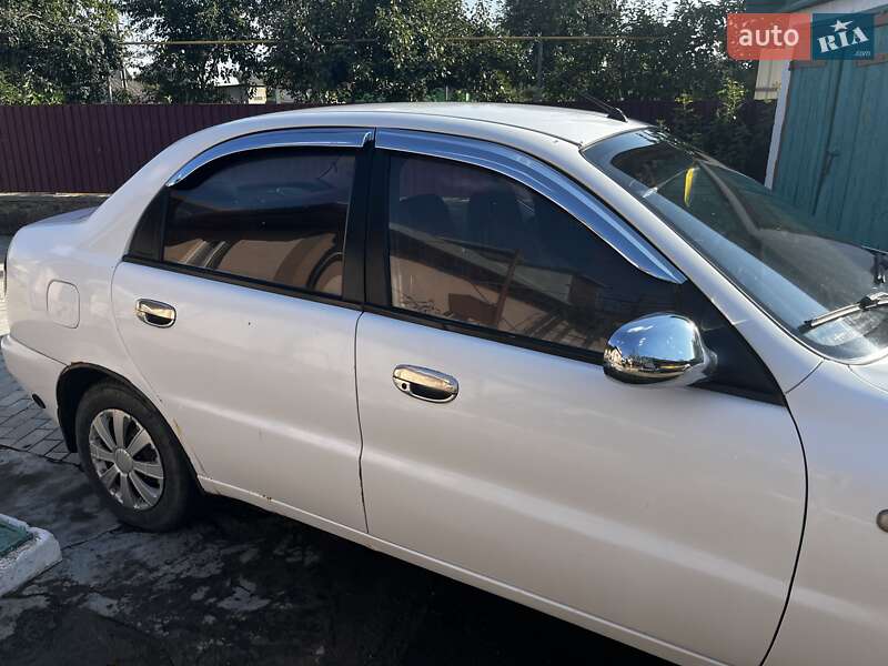 Седан Daewoo Sens 2006 в Тростянці