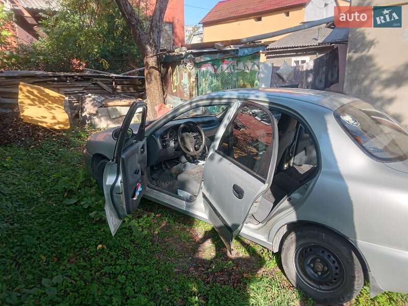 Седан Daewoo Sens 2004 в Львове