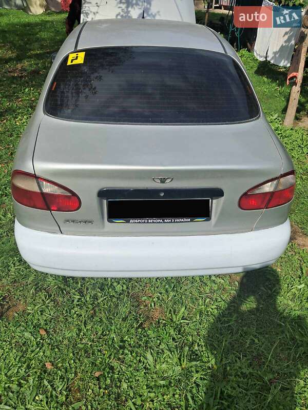 Седан Daewoo Sens 2004 в Буштино