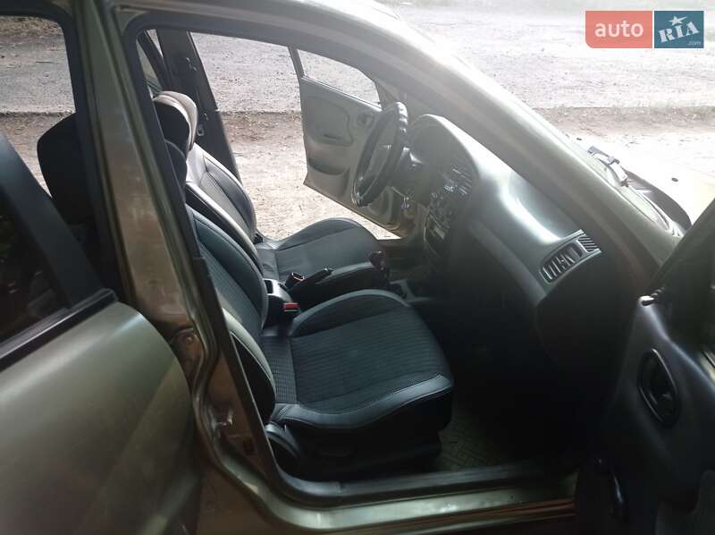 Седан Daewoo Sens 2005 в Дніпрі
