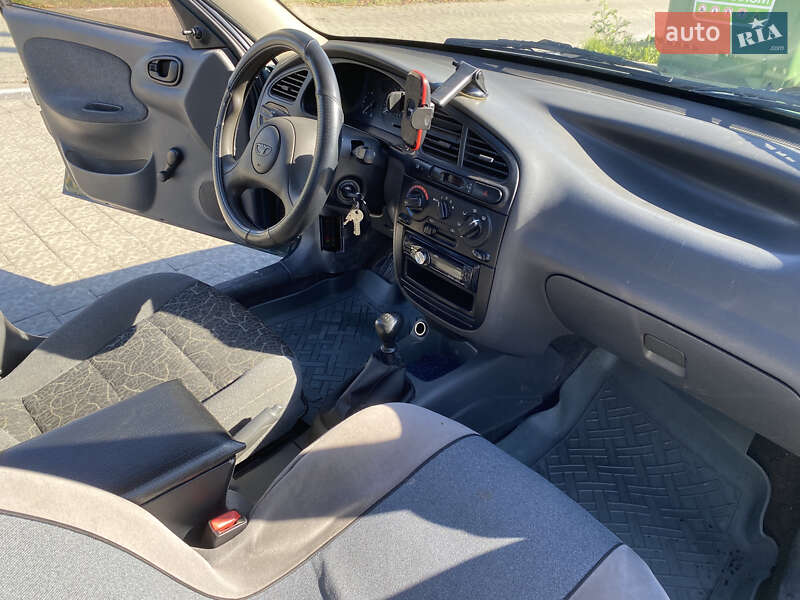 Седан Daewoo Sens 2004 в Львове