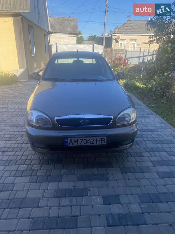 Седан Daewoo Sens 2012 в Коростені