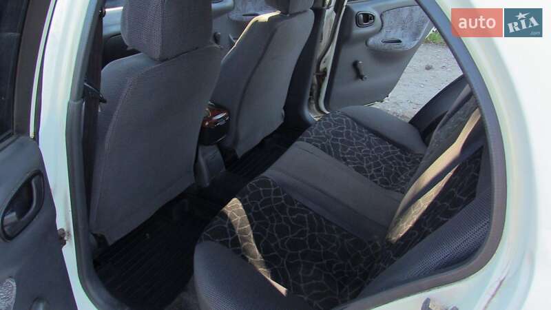 Седан Daewoo Sens 2004 в Переяславе
