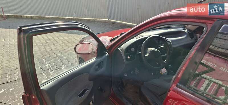 Седан Daewoo Sens 2004 в Черновцах