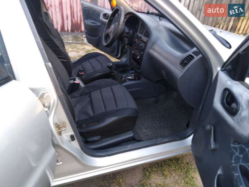 Седан Daewoo Sens 2004 в Миргороде