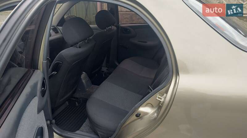 Седан Daewoo Sens 2005 в Хоролі