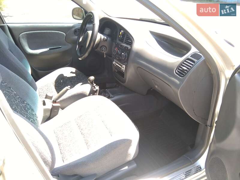 Седан Daewoo Sens 2004 в Запоріжжі