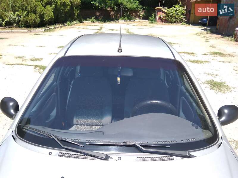 Седан Daewoo Sens 2004 в Запоріжжі