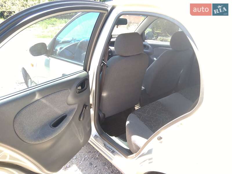 Седан Daewoo Sens 2004 в Запоріжжі