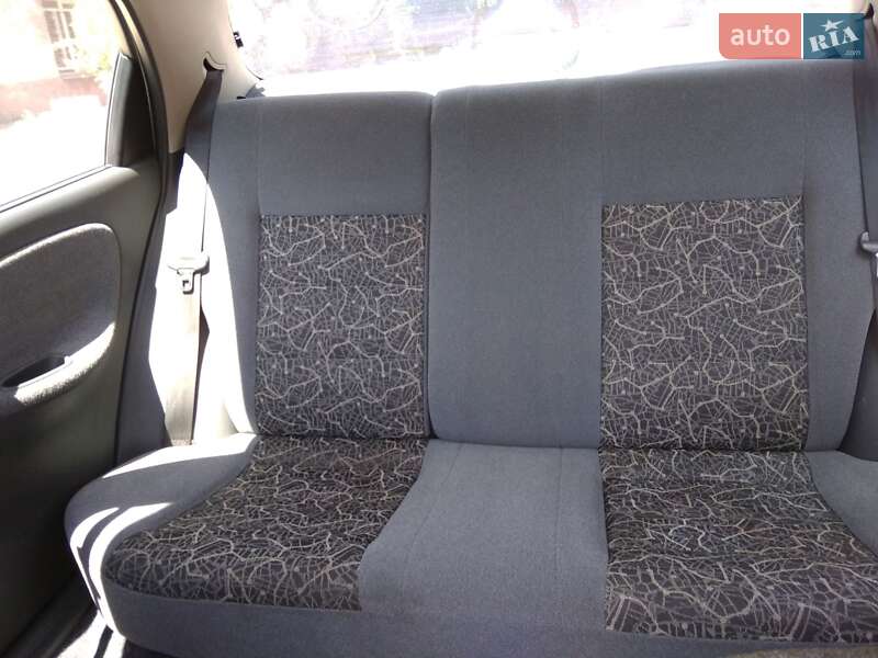 Седан Daewoo Sens 2004 в Запоріжжі