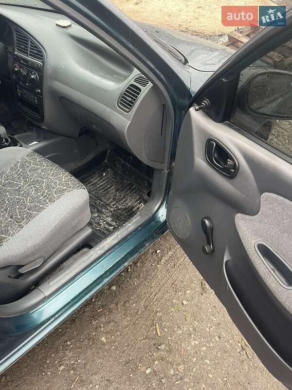 Седан Daewoo Sens 2005 в Чорткові