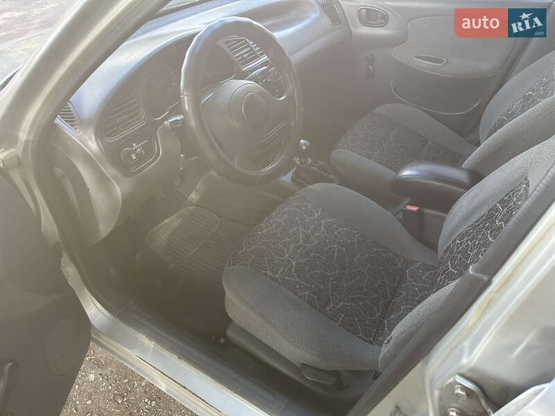 Седан Daewoo Sens 2005 в Днепре
