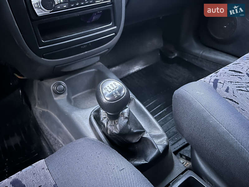 Седан Daewoo Sens 2004 в Харькове