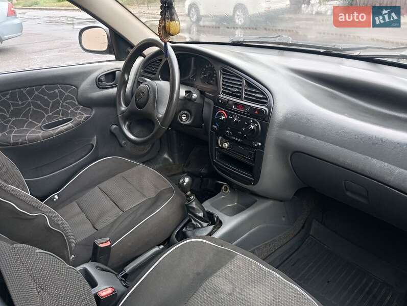 Седан Daewoo Sens 2003 в Миколаєві