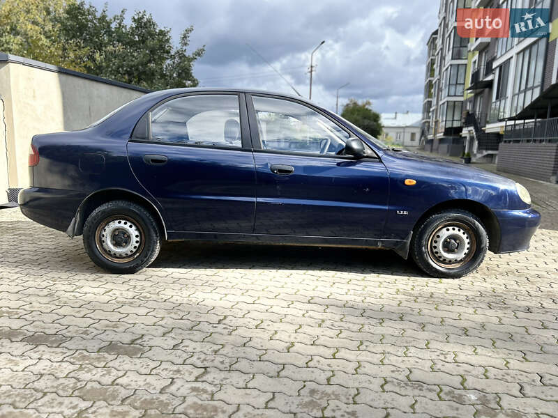 Седан Daewoo Sens 2004 в Жовкві
