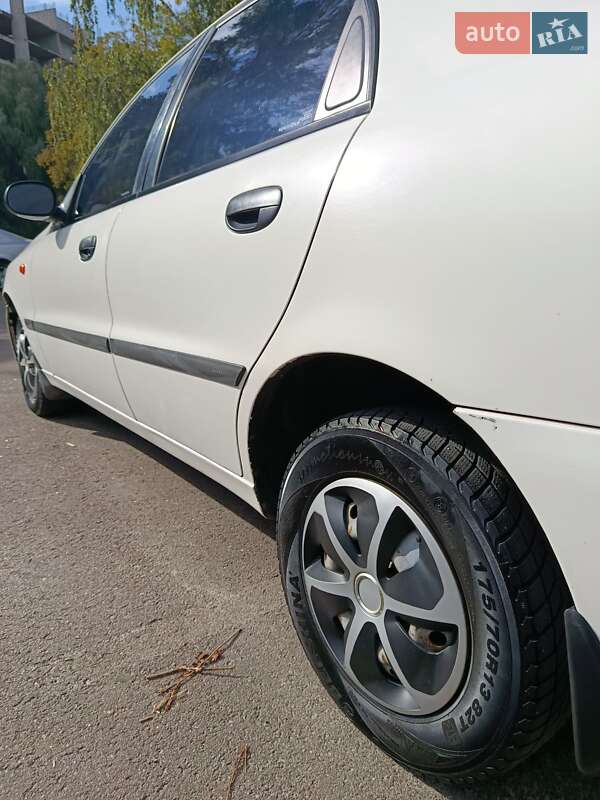 Седан Daewoo Sens 2002 в Борисполі