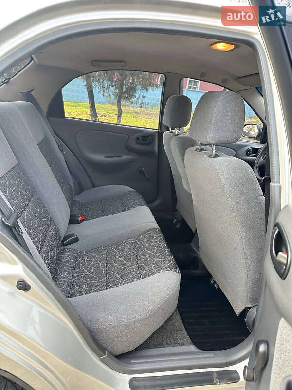 Седан Daewoo Sens 2004 в Кривому Розі