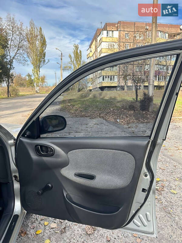 Седан Daewoo Sens 2004 в Кривому Розі