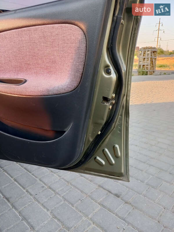 Седан Daewoo Sens 2004 в Одесі