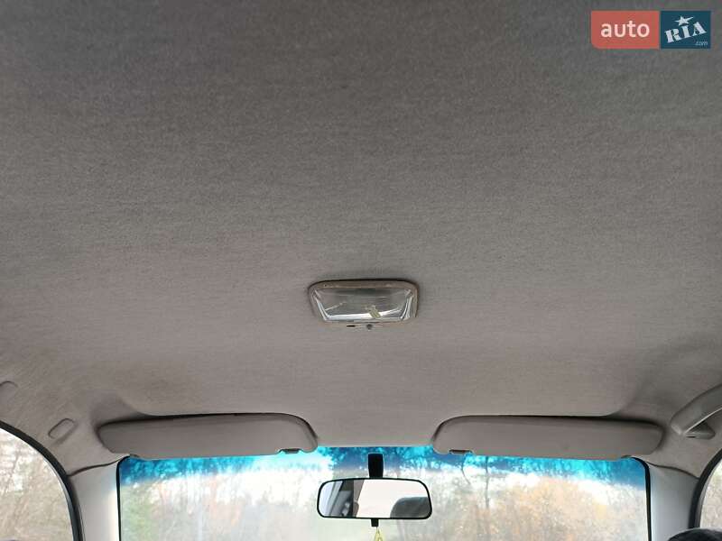 Седан Daewoo Sens 2003 в Дніпрі