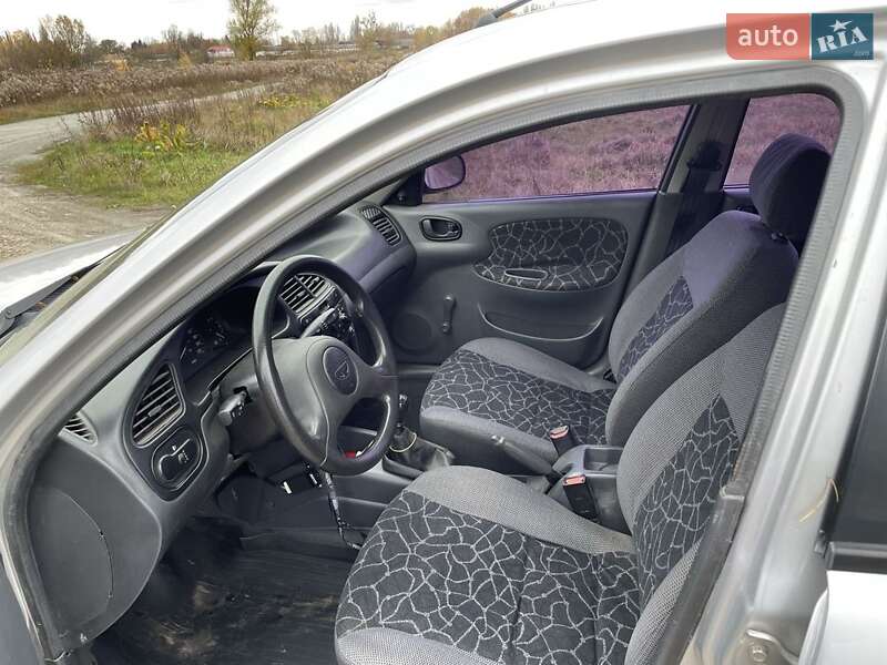 Седан Daewoo Sens 2002 в Малині