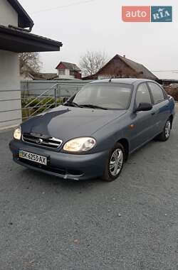 Седан Daewoo Sens 2010 в Рівному