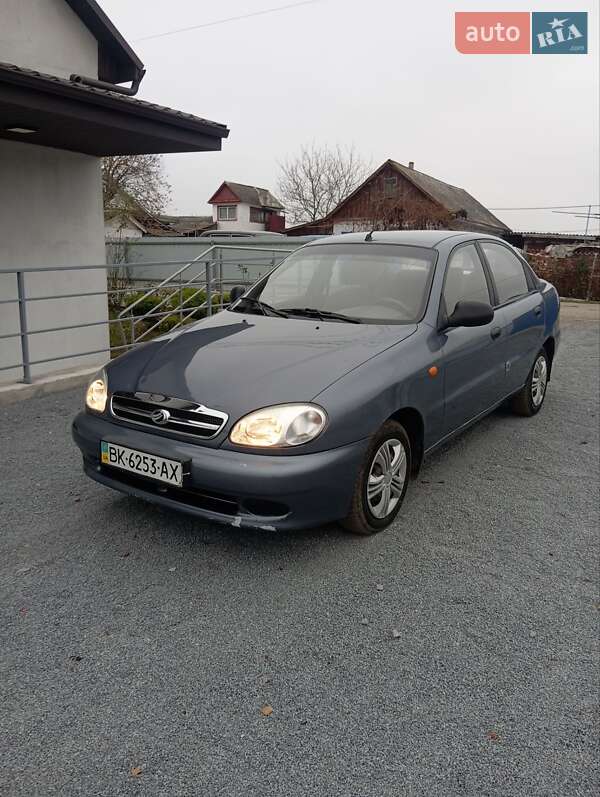 Седан Daewoo Sens 2010 в Рівному