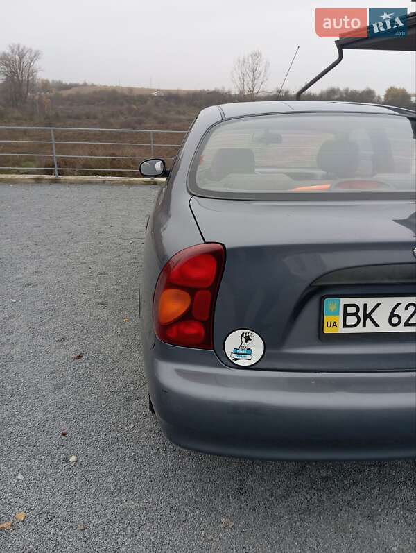 Седан Daewoo Sens 2010 в Рівному